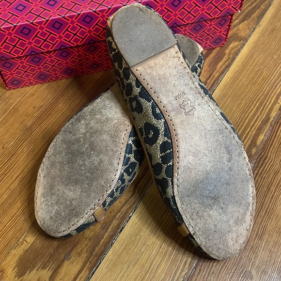 Tory Burch Leopard Flats - Picture 4 of 4